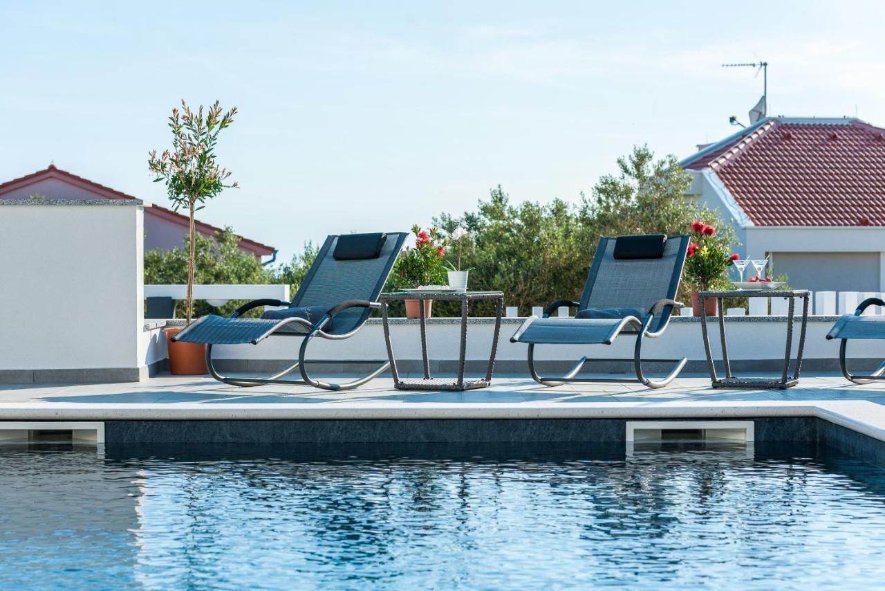 נובליה Villa Magnifica Apartments With Pool מראה חיצוני תמונה