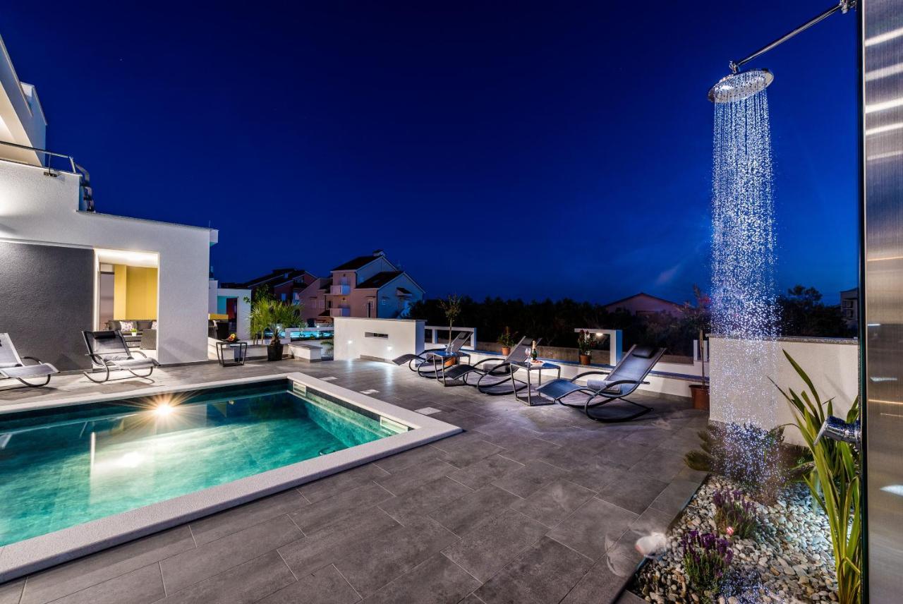 נובליה Villa Magnifica Apartments With Pool מראה חיצוני תמונה