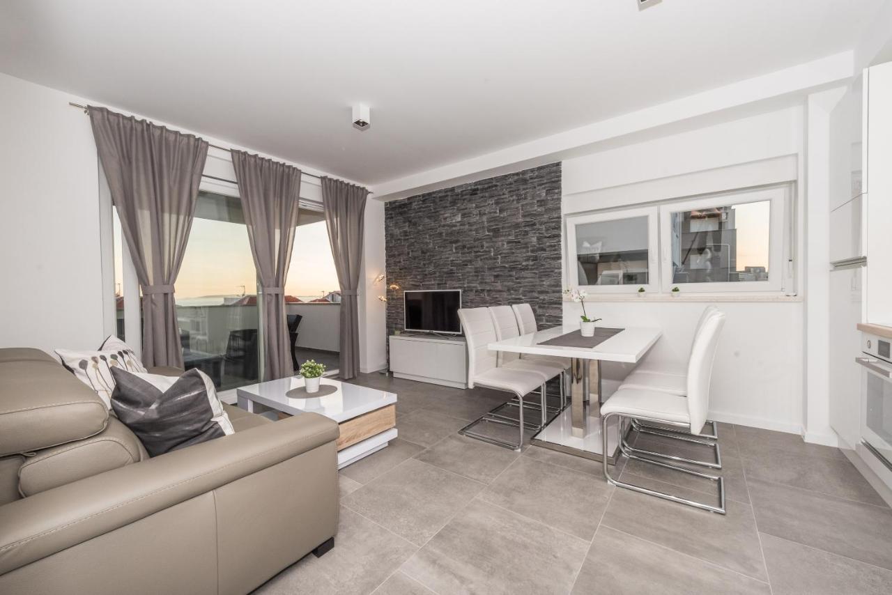 נובליה Villa Magnifica Apartments With Pool מראה חיצוני תמונה