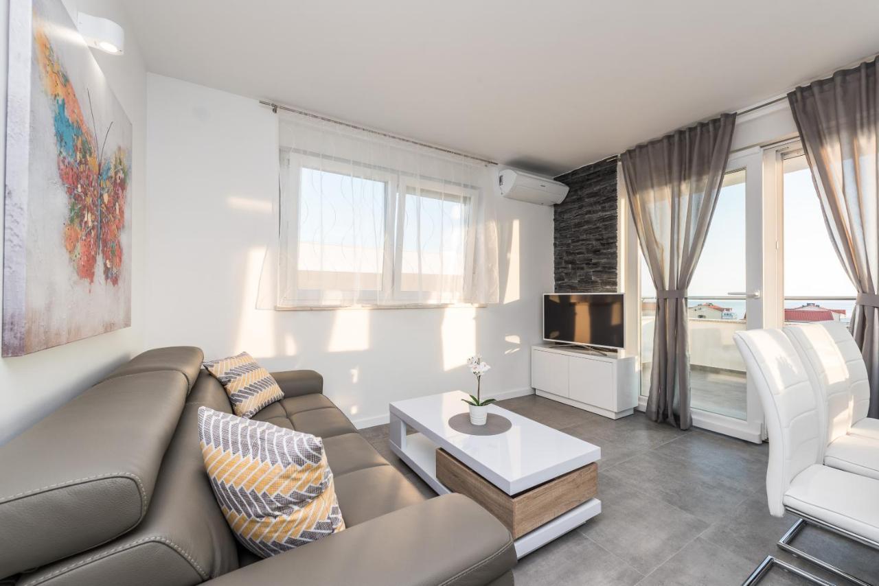 נובליה Villa Magnifica Apartments With Pool מראה חיצוני תמונה