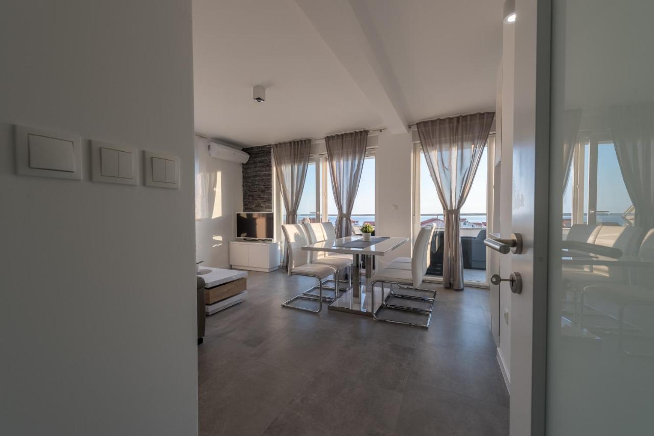 נובליה Villa Magnifica Apartments With Pool מראה חיצוני תמונה