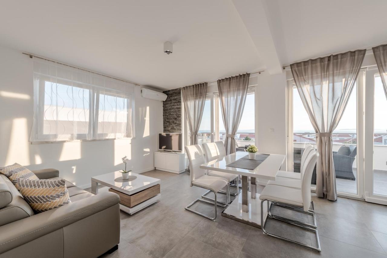 נובליה Villa Magnifica Apartments With Pool מראה חיצוני תמונה