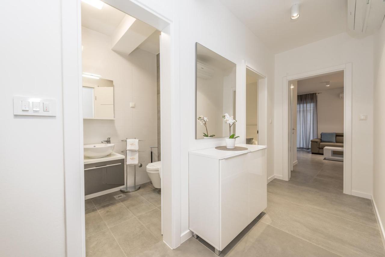 נובליה Villa Magnifica Apartments With Pool מראה חיצוני תמונה