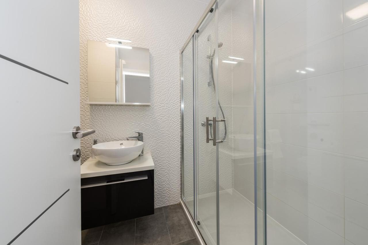 נובליה Villa Magnifica Apartments With Pool מראה חיצוני תמונה