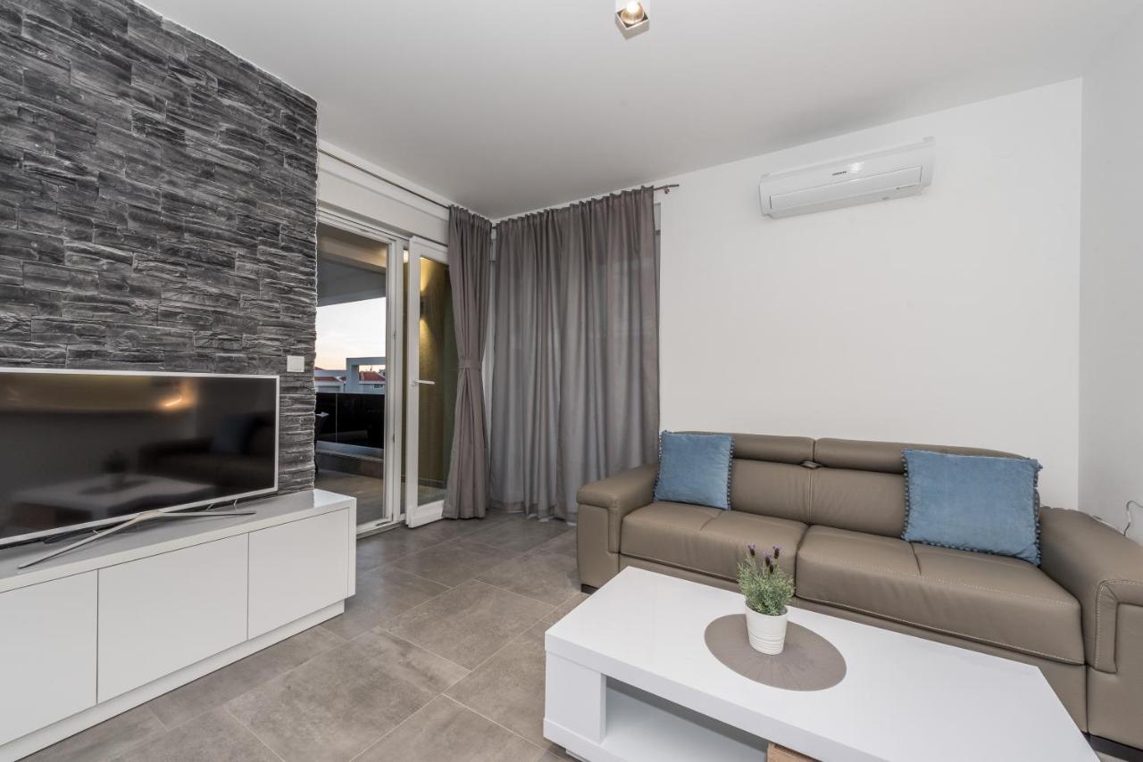 נובליה Villa Magnifica Apartments With Pool מראה חיצוני תמונה