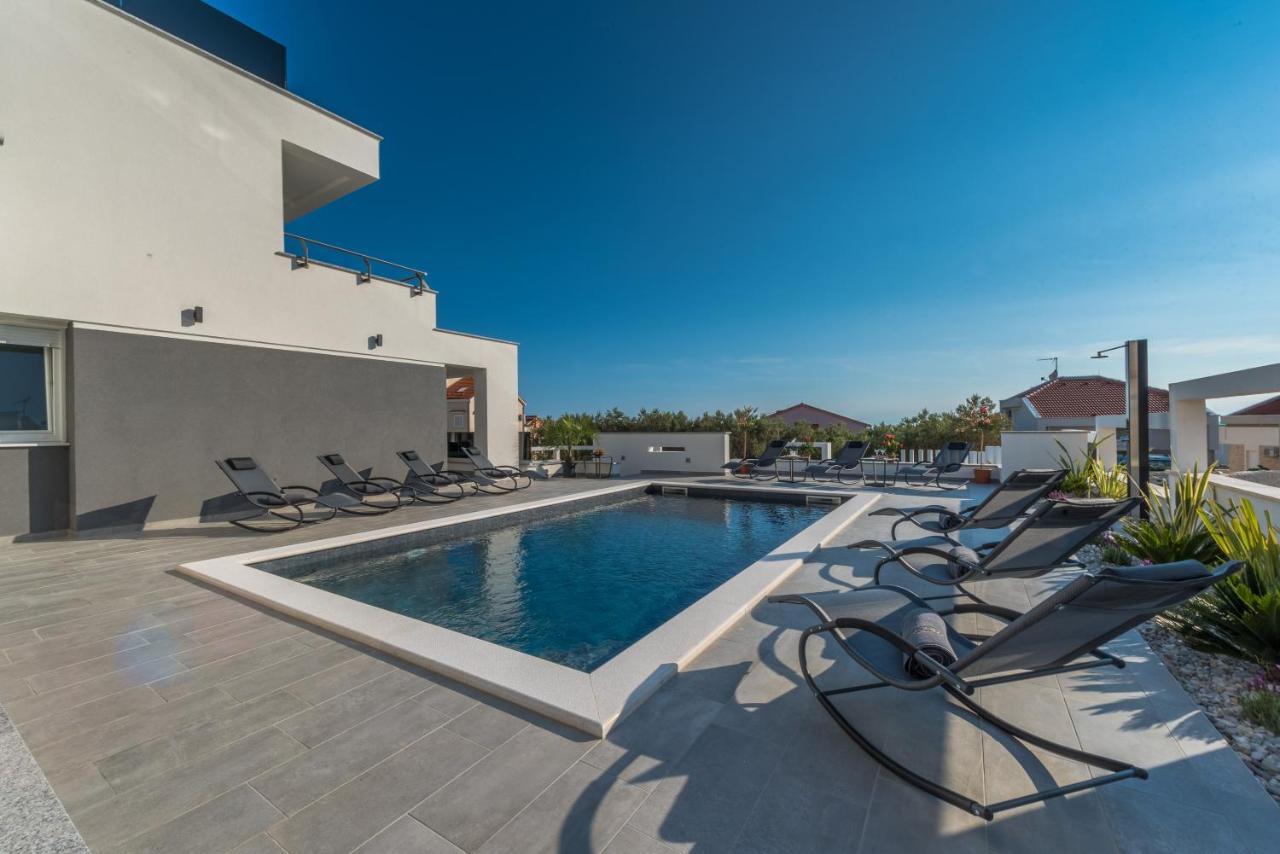 נובליה Villa Magnifica Apartments With Pool מראה חיצוני תמונה